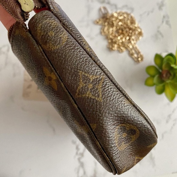 ❌SOLD on Ⓜ️❌ Louis Vuitton - Pochette Accessories -Old Model - Picture 7 of 15